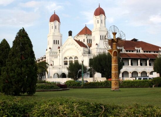 Lawang Sewu Dilihat dari Tugu Muda Semarang