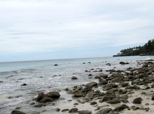 Pesona Pantai Sumur Tiga di Pulau Weh