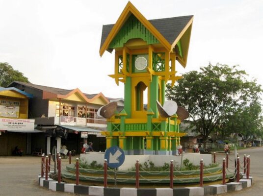 Tugu Ale ale Ketapang