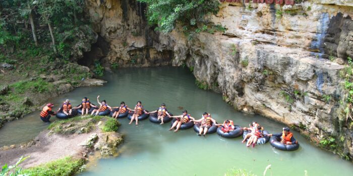 Wisata Cave Tubing