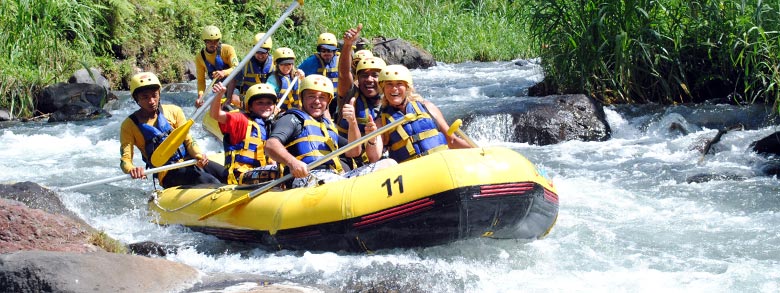 Menguji Nyali di Rafting Telagawaja