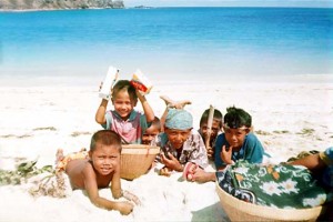 Anak Anak Di Pantai Lombok