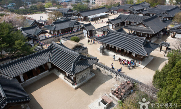 Namsangol Hanok Village