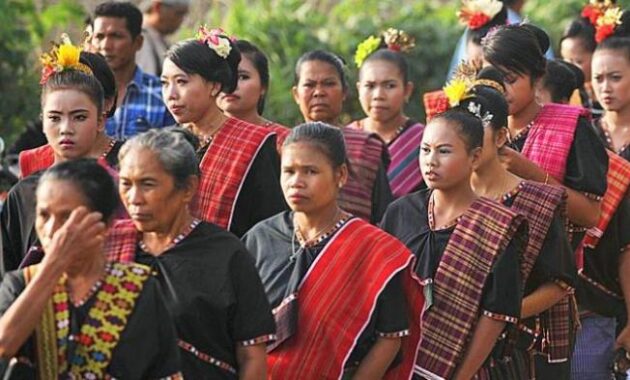 Hunting foto tradisi dan upacara lombok