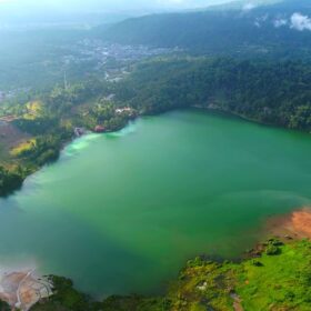 Danau Linow