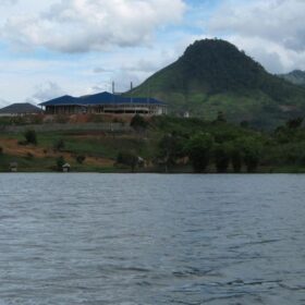 Danau Tes