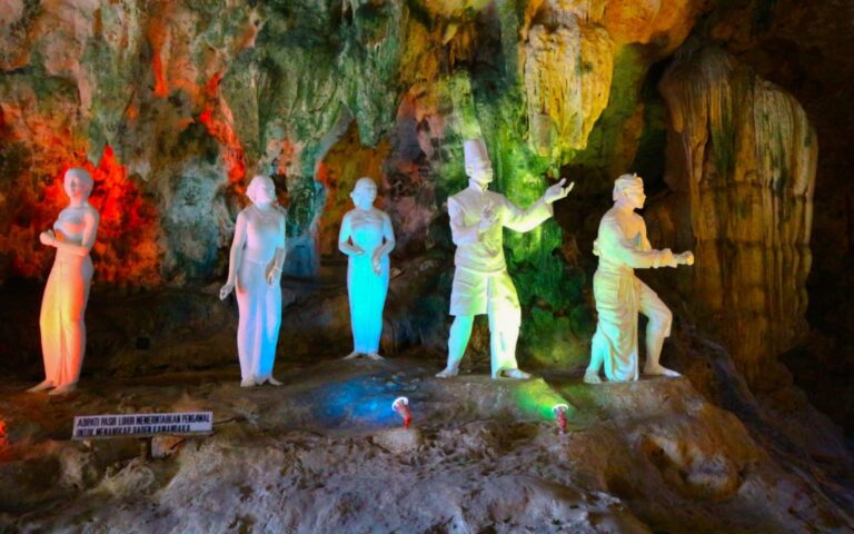 Gua Jatijajar: Gua Dengan Legenda Raden Kamandaka – Lutung Kasarung Gua Jatijajar: Gua Dengan Legenda Raden Kamandaka – Lutung Kasarung