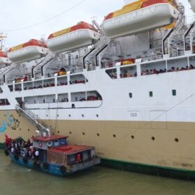 Kapal Pelni KM Kelud