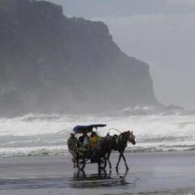 Misteri Pantai Selatan