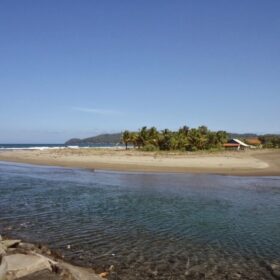 Pantai Bojong Salawe