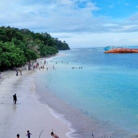 Pantai Pasir Putih Pangandaran