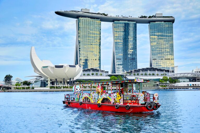 Menikmati Indahnya Malam Singapura Dengan Singapore River Cruise Menikmati Indahnya Malam Singapura Dengan Singapore River Cruise
