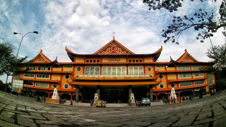 Wisata Cemara di Perumahan Cemara Asri Medan Wisata Cemara di Perumahan Cemara Asri Medan