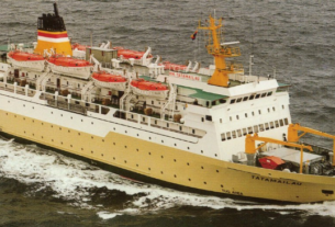 Kapal Pelni KM TATAMAILAU
