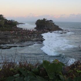 Kunjungan ke Tanah Lot Turun Drastis