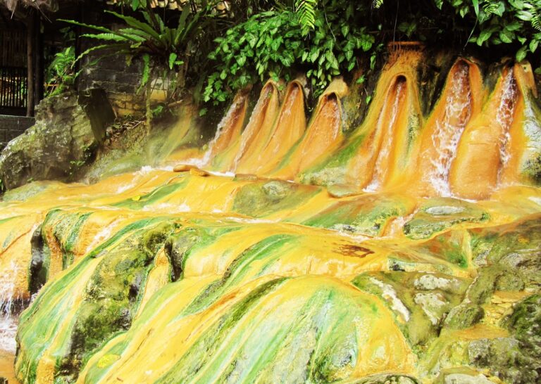Baturaden Daerah Wisata Sejuk di Selatan Gunung Slamet Baturaden Daerah Wisata Sejuk di Selatan Gunung Slamet