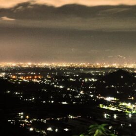Tempat Wisata Romantis di Jogja Bukit Bintang
