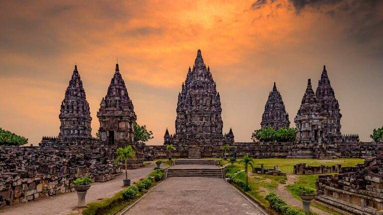 Pesona Candi Prambanan Pesona Candi Prambanan