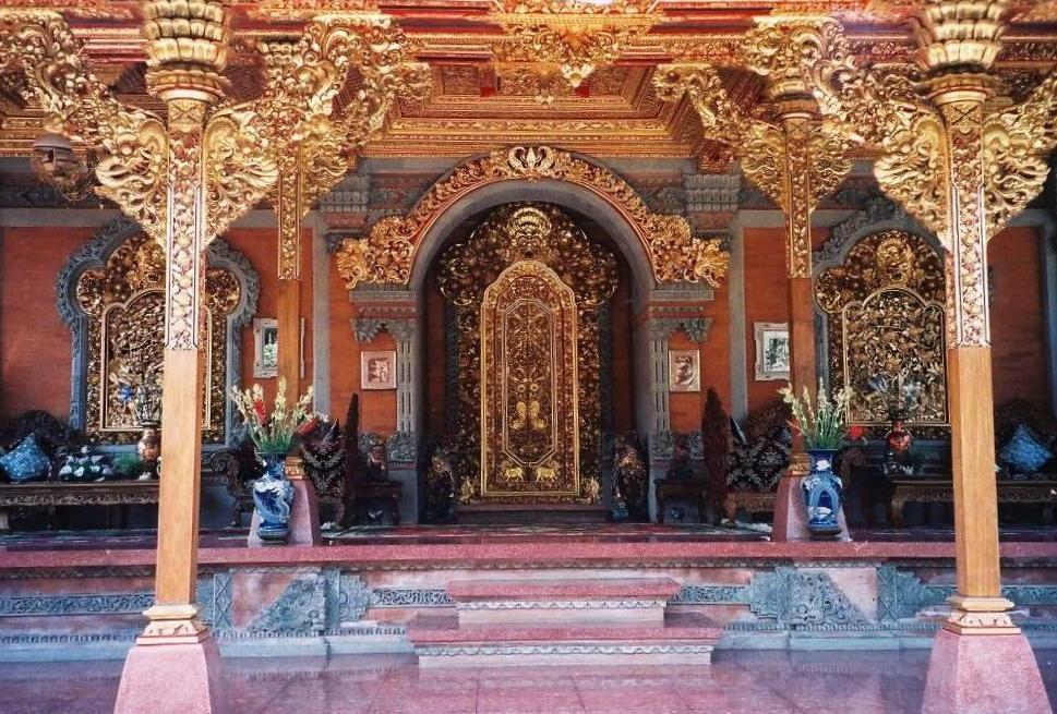 Menyelami Adat dan Kebudayaan Masyarakat Bali