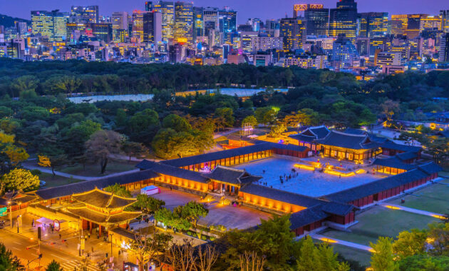 Istana di Jantung Kota Seoul