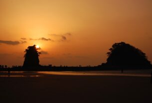 Keindahan Matahari di Pantai Ggotji