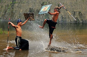 Melihat Serunya Presean di Lombok