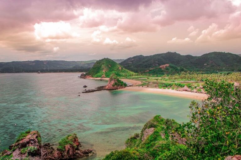 Spot Foto Pantai Terindah di Lombok! Spot Foto Pantai Terindah di Lombok!