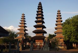 pura meru lombok