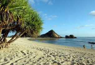 Paket Wisata Pantai Kuta Lombok